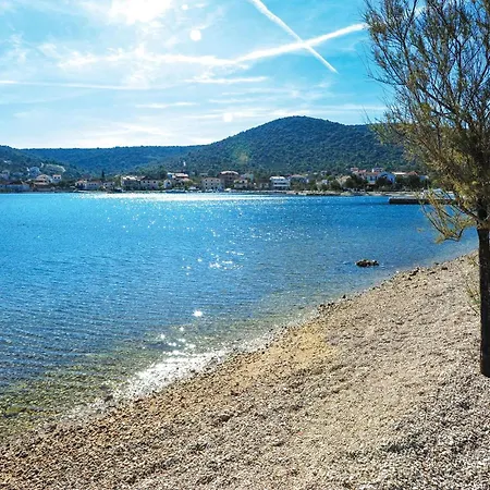 Stunning In بيت للعطل Vinišće